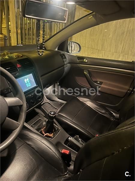 Gris / plata Usado 2004 VW Golf IV Advance Berlina | 2800 € (Buen precio) - Imagen 1/4