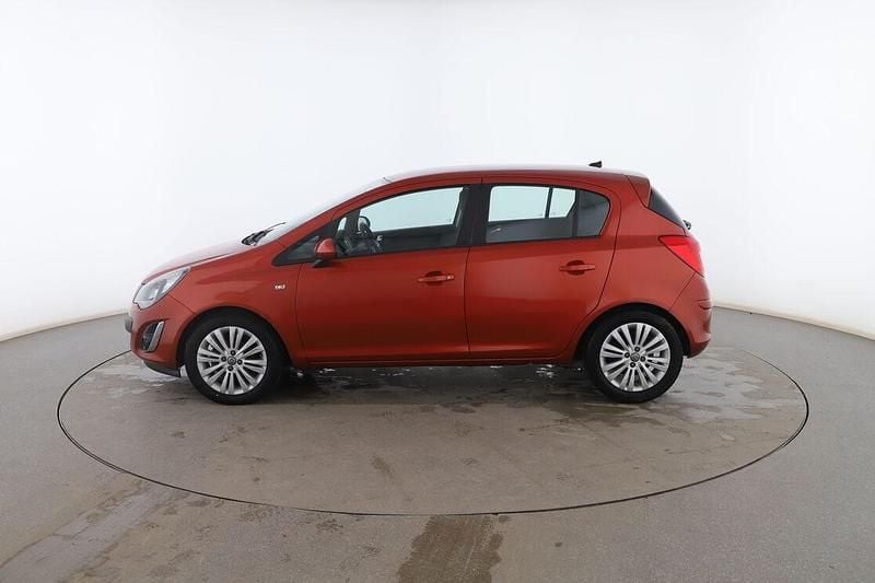 Usado Opel Corsa Selective 85 CV (62 kW) 2013 Rojo Utilitario