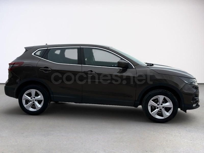 Usado Nissan Qashqai Acenta 140 CV (102 kW) 2022 Marrón SUV