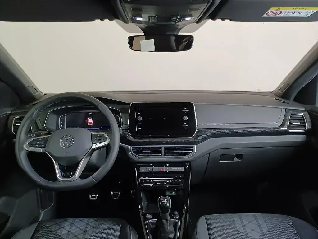 Usado VW T-Cross R-line 116 CV (85 kW) 2024 Gris SUV