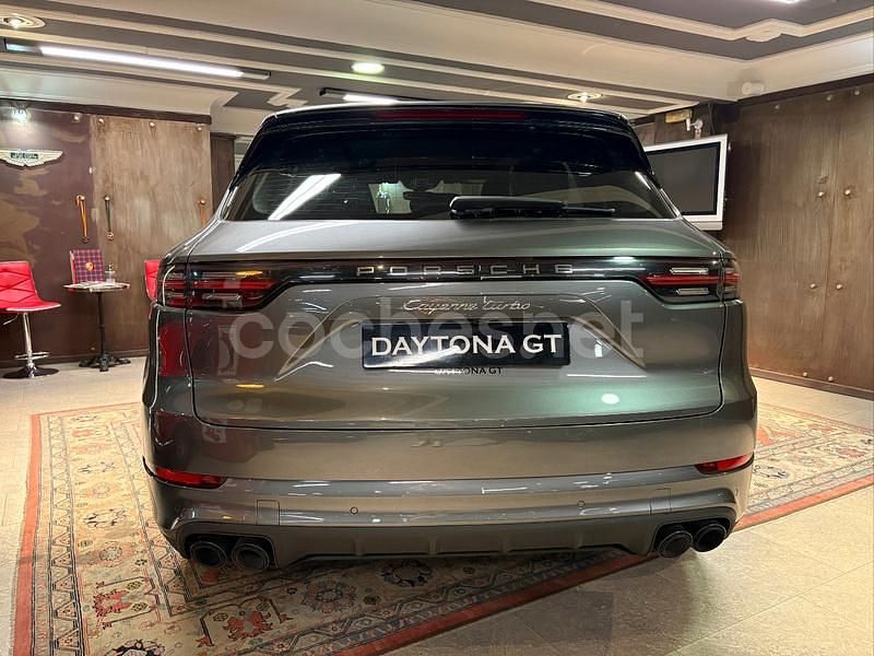 Usado Porsche Cayenne Turbo 550 CV (404 kW) 2019 Gris / plata SUV