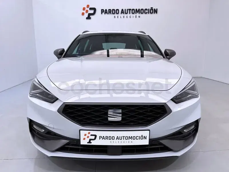 Usado Seat Leon FR 150 CV (110 kW) 2024 Blanco Familiar