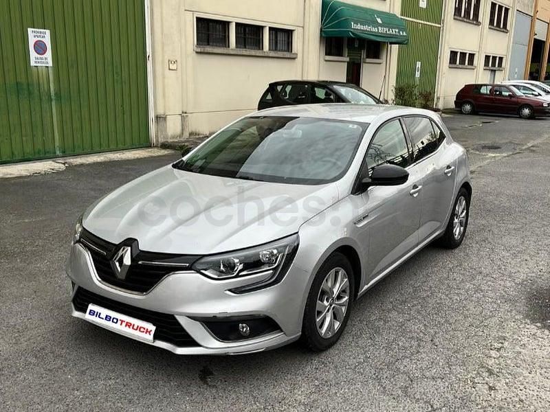 Usado Renault Mégane IV LIMITED 115 CV (84 kW) 2019 Gris / plata Berlina