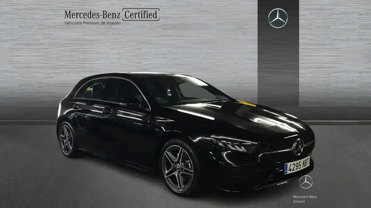 Usado Mercedes A180 116 CV (85 kW) 2025 Negro noche Berlina