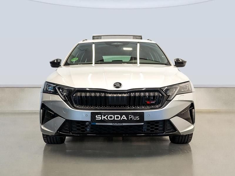 Usado Skoda Octavia RS 265 CV (194 kW) 2025 Gris plata Familiar