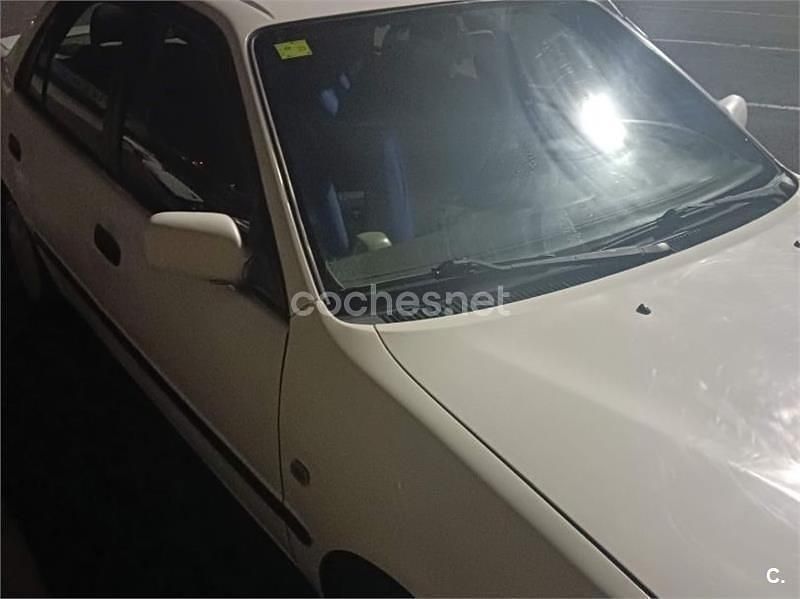 Usado Toyota Corolla Terra 72 CV (52 kW) 1997 Blanco Berlina