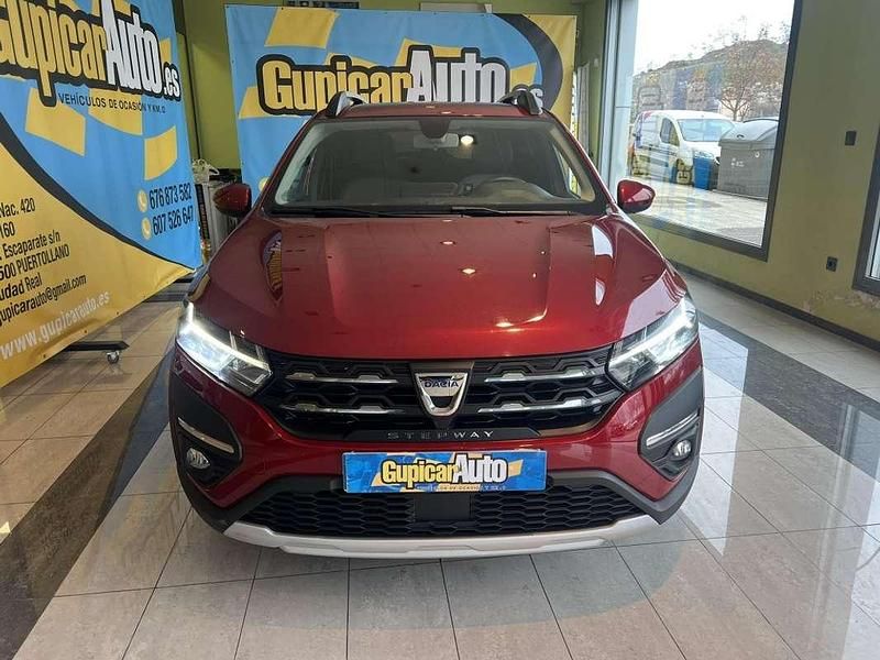 Usado Dacia Sandero Essentiel 101 CV (74 kW) 2021 Burdeos Utilitario