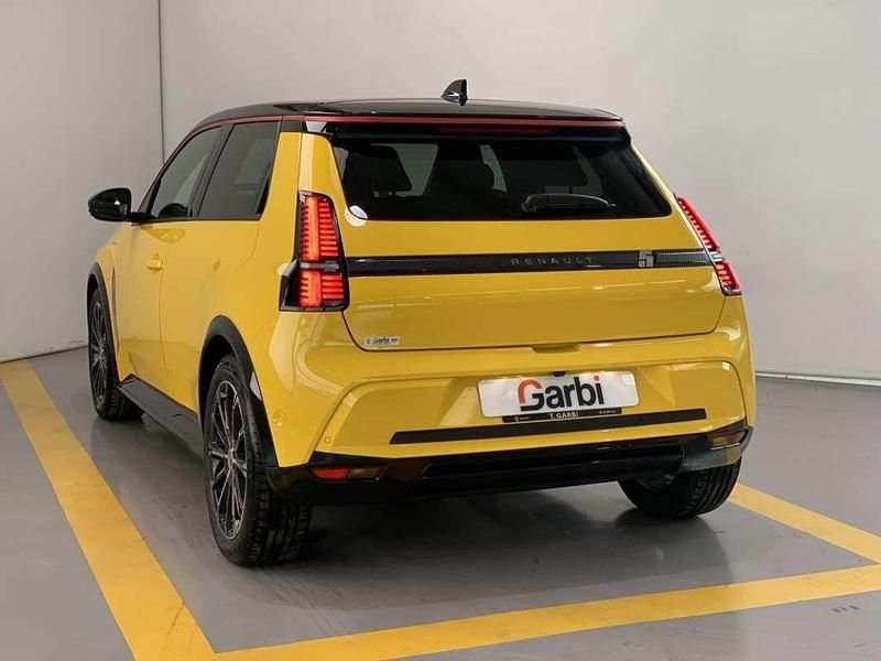 Usado Renault Megane E-Tech Iconic 110 kW (150 CV) 2025 Amarillo Utilitario