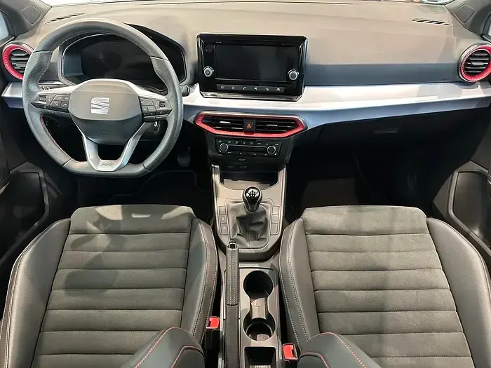 Usado Seat Ibiza FR 115 CV (84 kW) 2025 Blanco Utilitario
