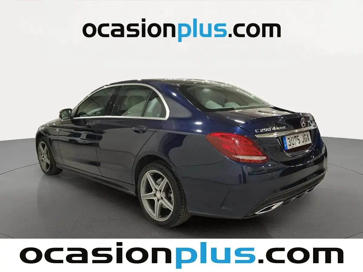 Käytetty Mercedes C250 AMG line 204 HP (150 kW) 2015 Sininen Sedan