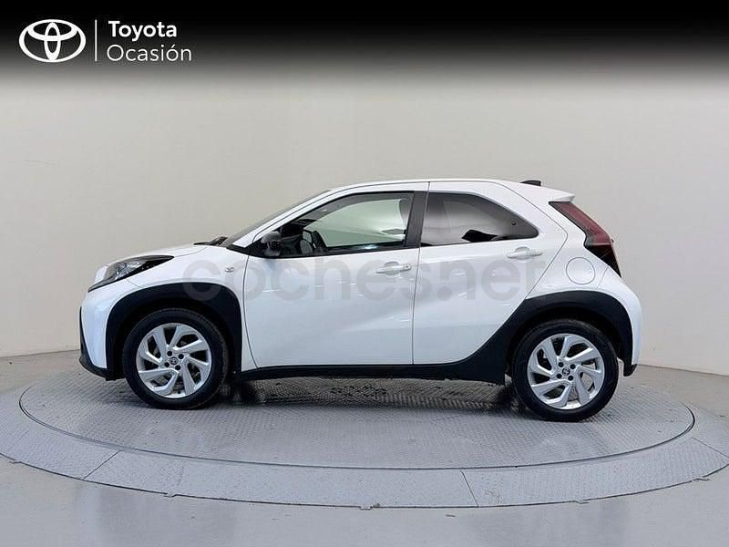 Usado Toyota Aygo X Play 72 CV (52 kW) 2025 Blanco SUV