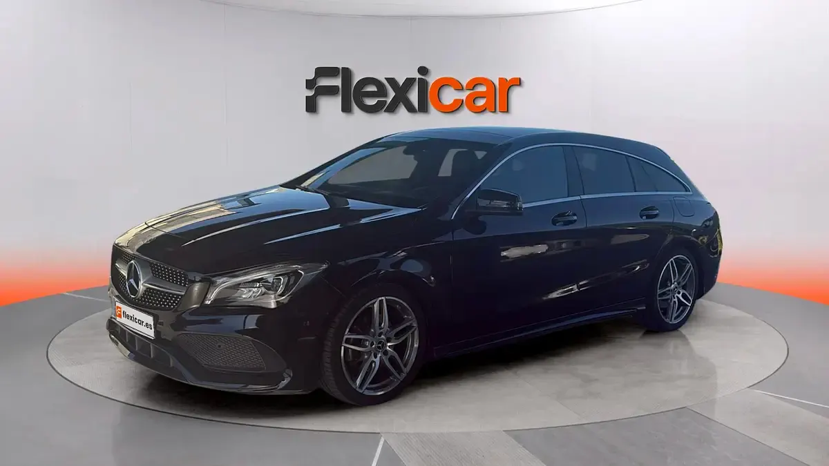 Usado Mercedes CLA200 Shooting Brake 136 CV (100 kW) 2018 Negro Familiar
