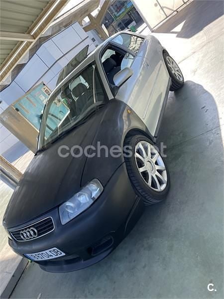 Usado Audi A3 Ambition 125 CV (91 kW) 1999 Gris / plata Berlina