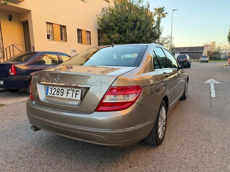 Usado Mercedes C220 Elegance 170 CV (125 kW) 2007 Beige Berlina