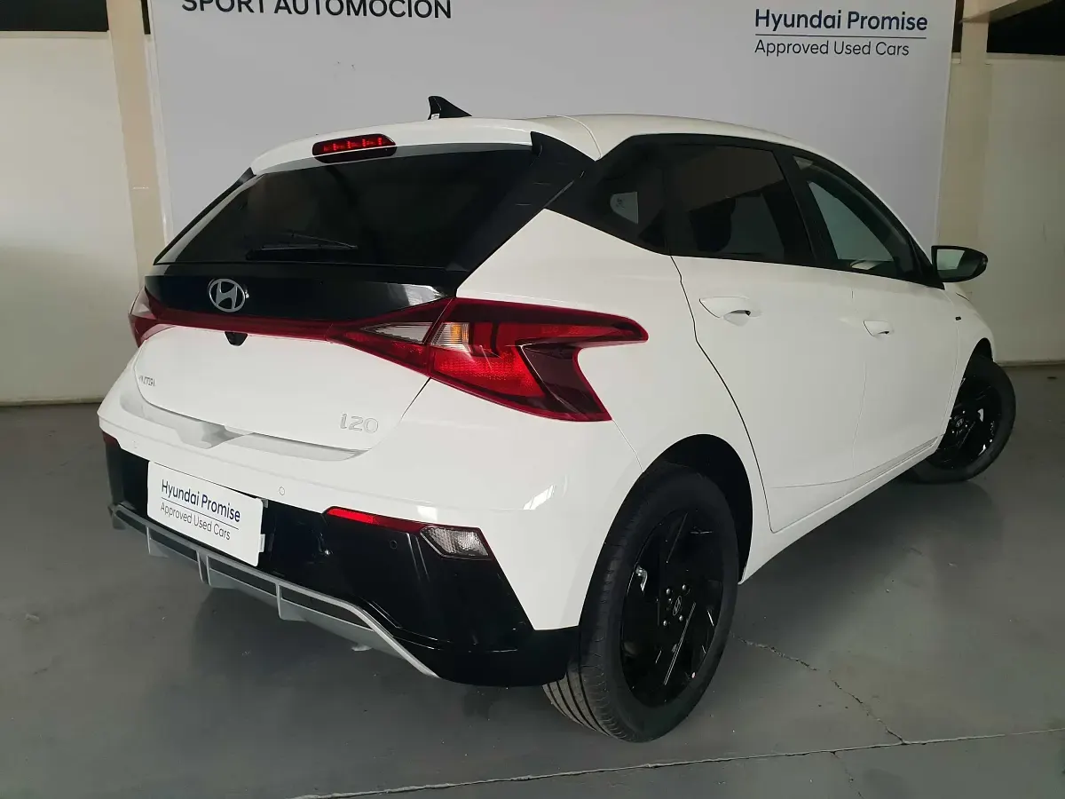 Nuevo Hyundai i20 Blackline 90 CV (66 kW) 2026 Utilitario