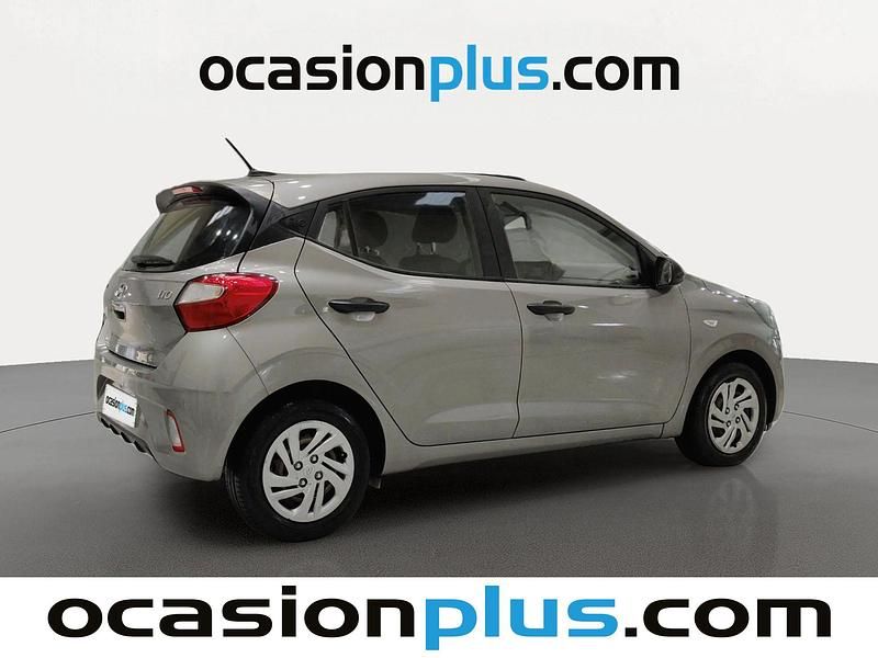 Usado Hyundai i10 67 CV (49 kW) 2022 Gris Utilitario