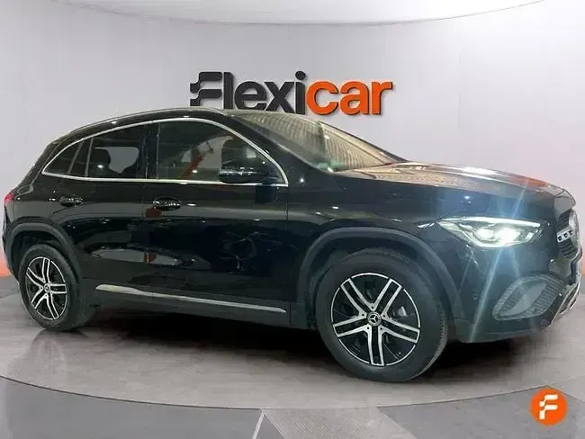 Usado Mercedes GLA180 136 CV (100 kW) 2022 Negro SUV