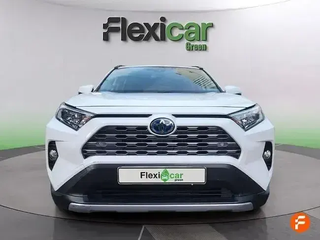 Używany Toyota RAV4 Hybrid Advance 218 KM (160 kW) 2021 Biały SUV