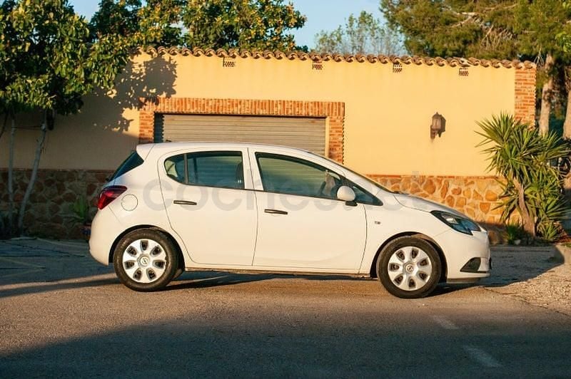 Usado Opel Corsa Expression 75 CV (55 kW) 2015 Blanco Utilitario