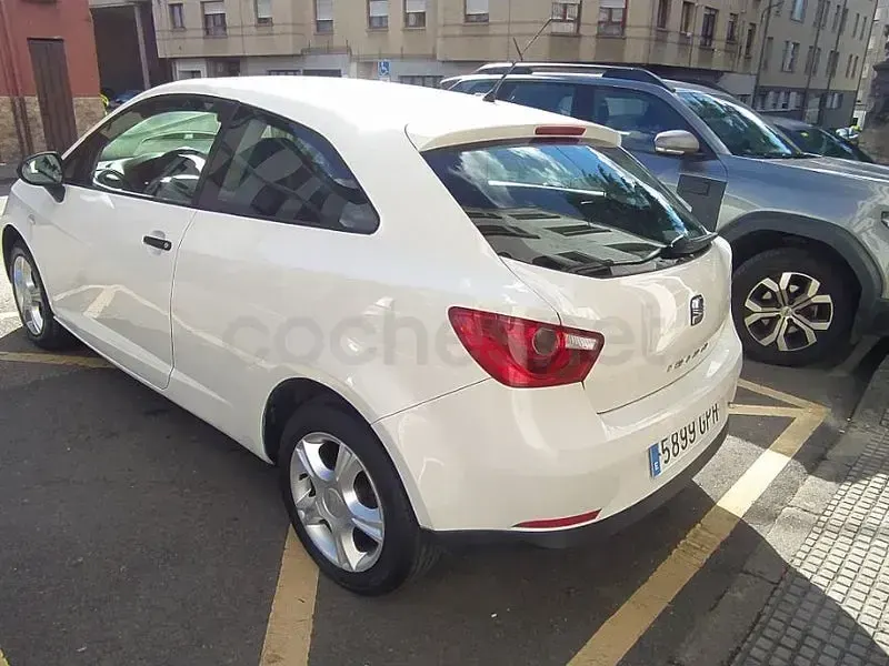 Usado Seat Ibiza SC Reference 90 CV (66 kW) 2009 Blanco Utilitario