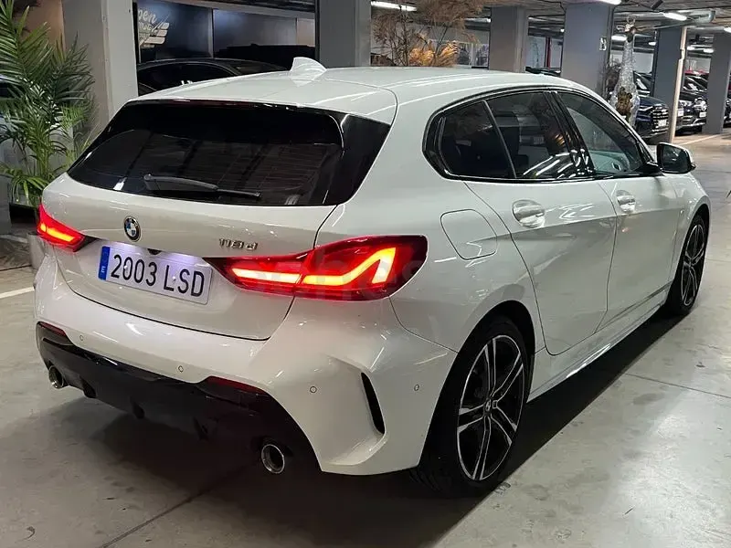 Usado BMW 118 150 CV (110 kW) 2021 Blanco Berlina