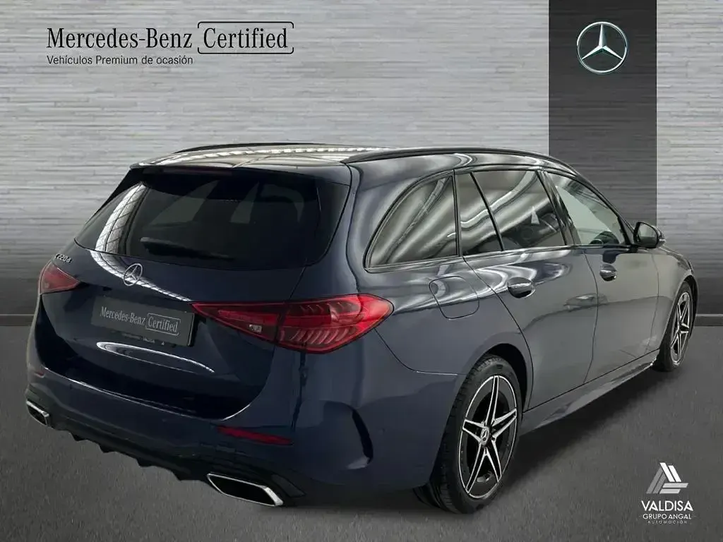 Usado Mercedes C220 AMG line 200 CV (147 kW) 2024 Azul Familiar