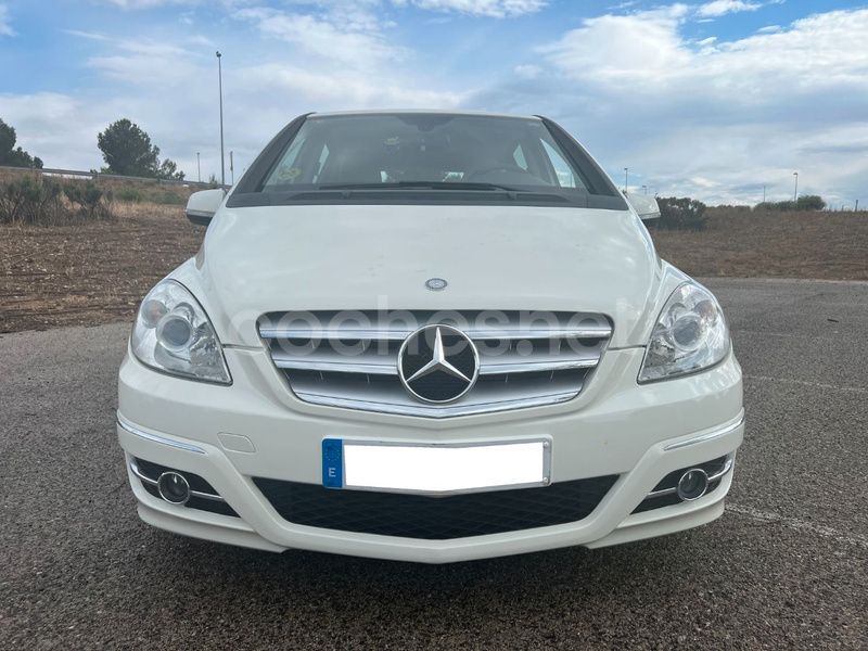 Usado Mercedes B180 109 CV (80 kW) 2012 Blanco Utilitario
