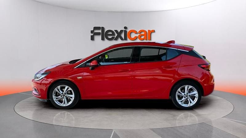 Usado Opel Astra Business 110 CV (80 kW) 2017 Rojo Berlina