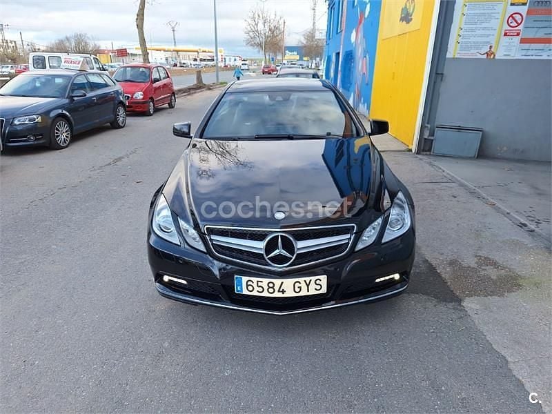 Usado Mercedes E220 170 CV (125 kW) 2010 Negro Coupe