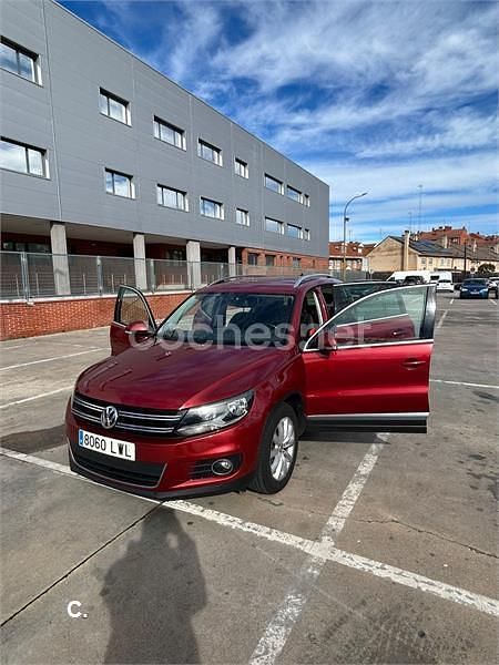 Usado VW Tiguan Advance 150 CV (110 kW) 2016 Rojo SUV
