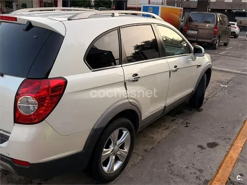 Usado Chevrolet Captiva LT 163 CV (119 kW) 2012 Blanco SUV