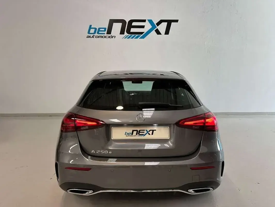 Usado Mercedes A250 218 CV (160 kW) 2024 Gris Berlina