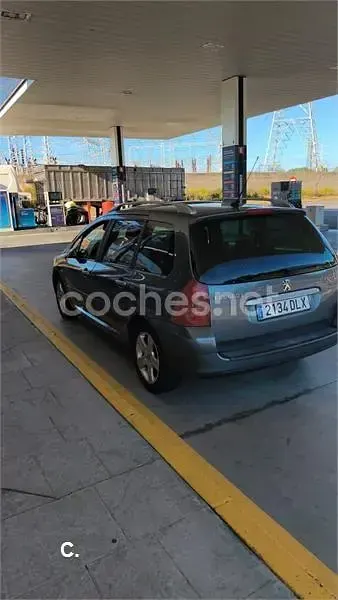 Usado Peugeot 307 110 CV (80 kW) 2005 Gris / plata Familiar