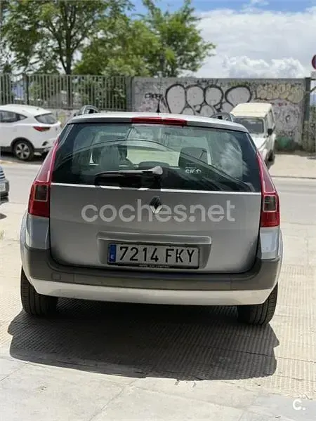 Usado Renault Mégane GrandTour Business 105 CV (77 kW) 2007 Gris / plata Familiar