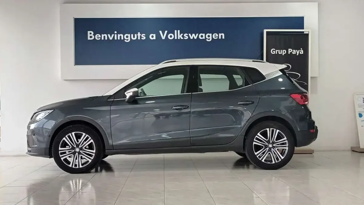 Usado Seat Arona FR 116 CV (85 kW) 2024 Gris SUV