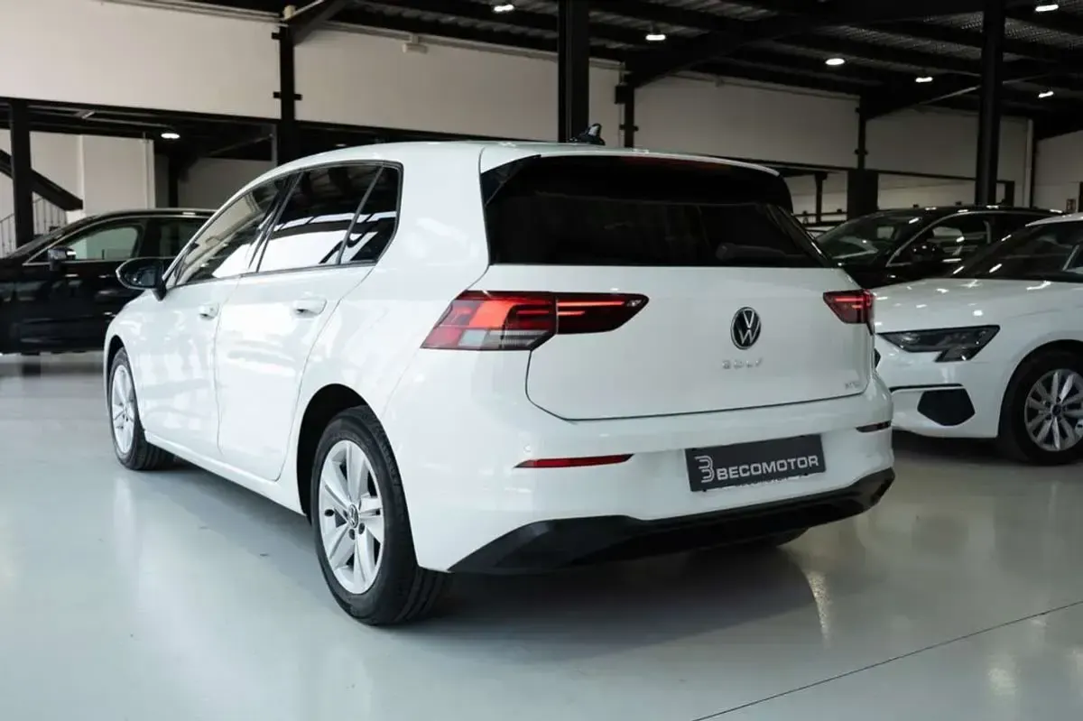 Usado VW Golf VIII 109 CV (80 kW) 2021 Blanco Utilitario
