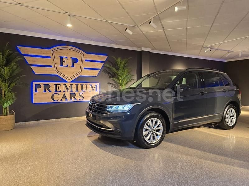 Gris / plata Usado 2024 VW Tiguan Life SUV | 31.900 € (Super precio) - Imagen 1/4