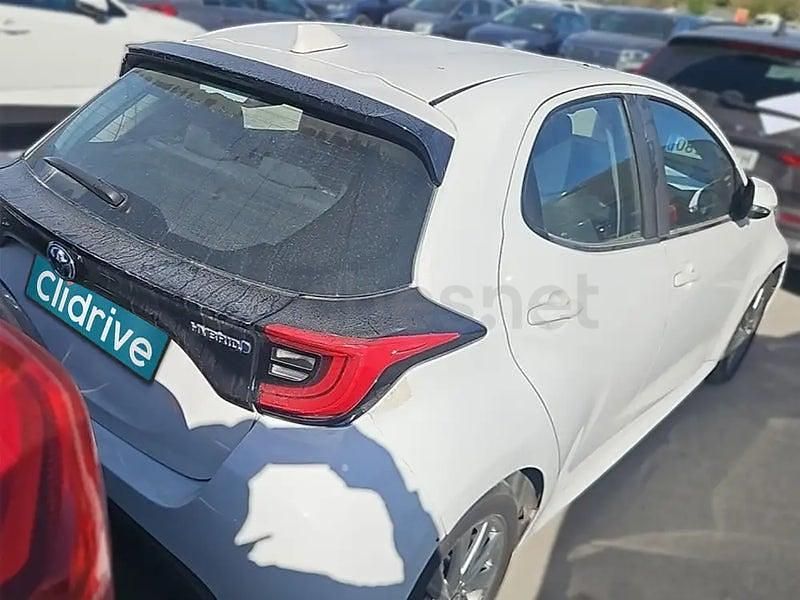 Używany Toyota Yaris Cross Active 116 KM (85 kW) 2022 Biały SUV