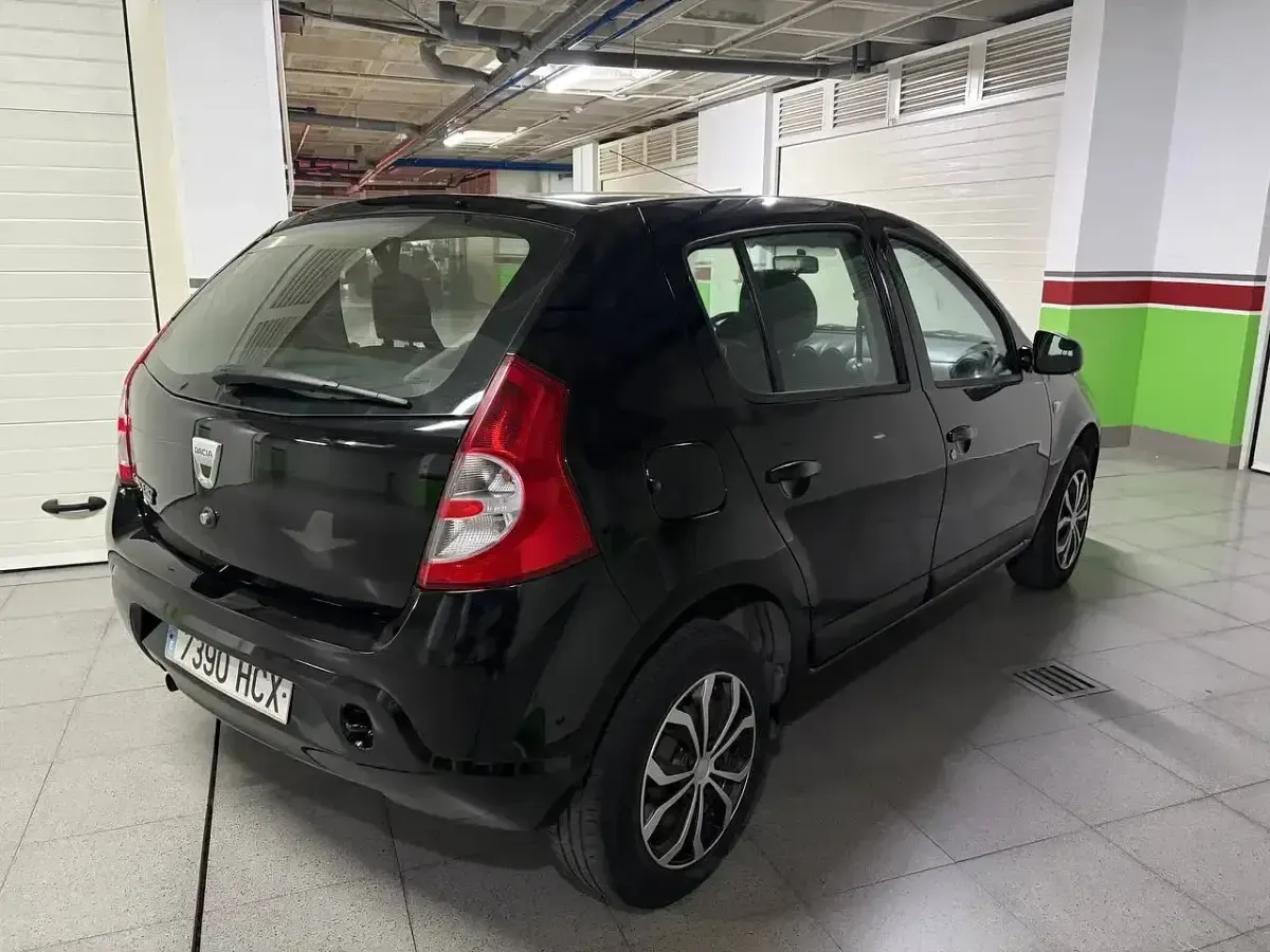 Używany Dacia Sandero Base 75 KM (55 kW) 2012 Czarny