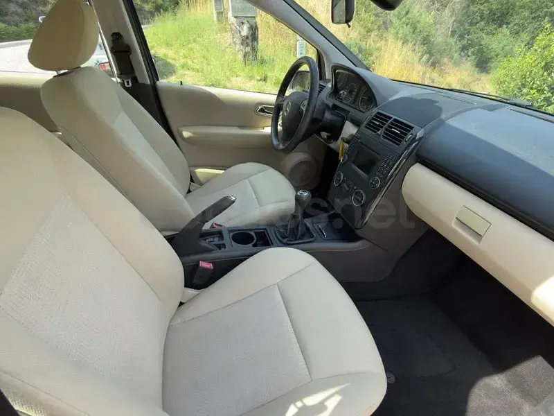 Usado Mercedes A180 Classic 109 CV (80 kW) 2008 Beige Monovolumen