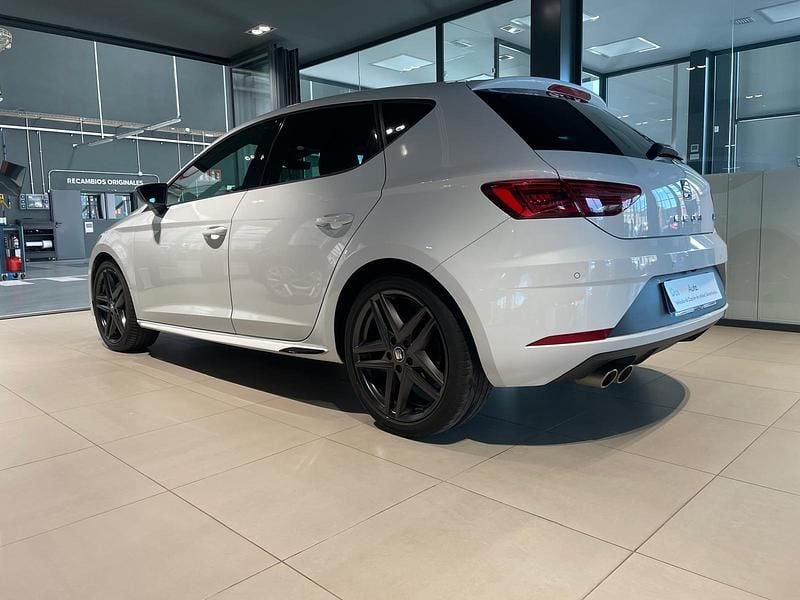 Blanco Usado 2020 Seat Leon FR | 17.900 € (Precio justo) - Imagen 1/4