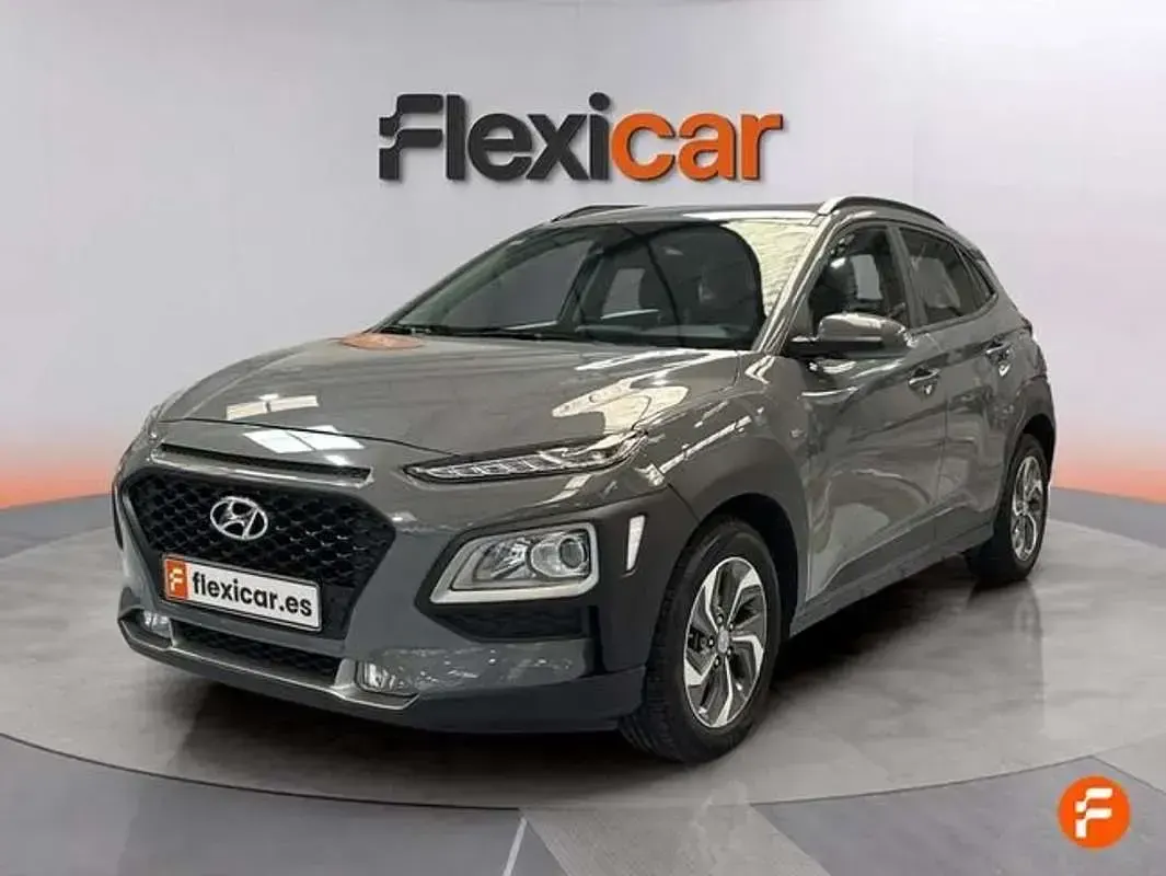 Usado Hyundai Kona Style 141 CV (103 kW) 2021 Gris SUV