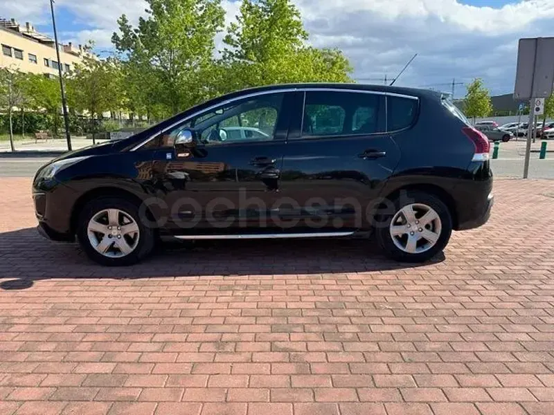 Usado Peugeot 3008 Allure 163 CV (119 kW) 2016 Gris / plata Berlina