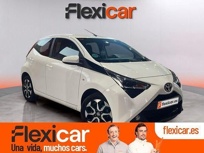 Usado Toyota Aygo X-play 72 CV (52 kW) 2021 Blanco Utilitario