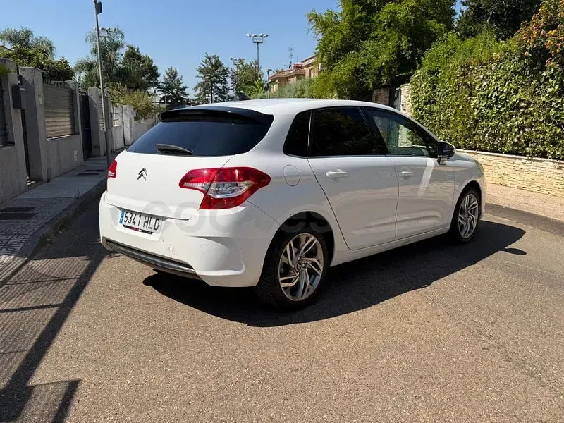 Usado Citroën C4 112 CV (82 kW) 2012 Blanco Berlina