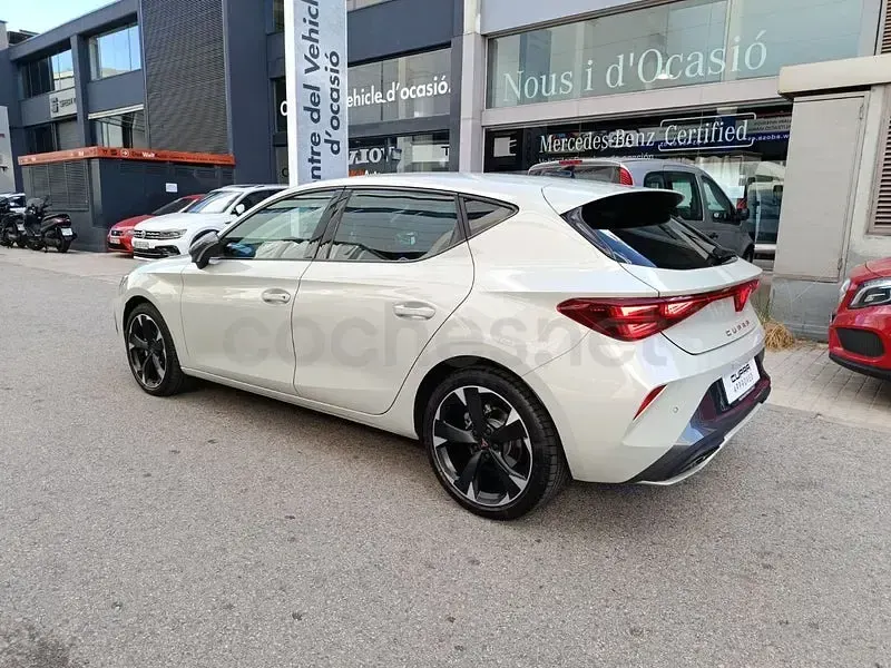 Usado Cupra Leon 150 CV (110 kW) 2025 Gris / plata Berlina