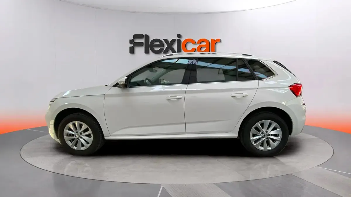 Usado Skoda Kamiq Selection 116 CV (85 kW) 2024 Blanco SUV