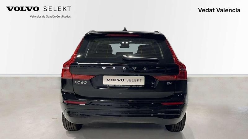 Usado Volvo XC60 Core 197 CV (144 kW) 2022 Negro c019e SUV