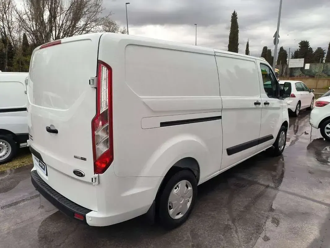 Usado Ford Transit Custom Trend 129 CV (94 kW) 2022 Blanco Van