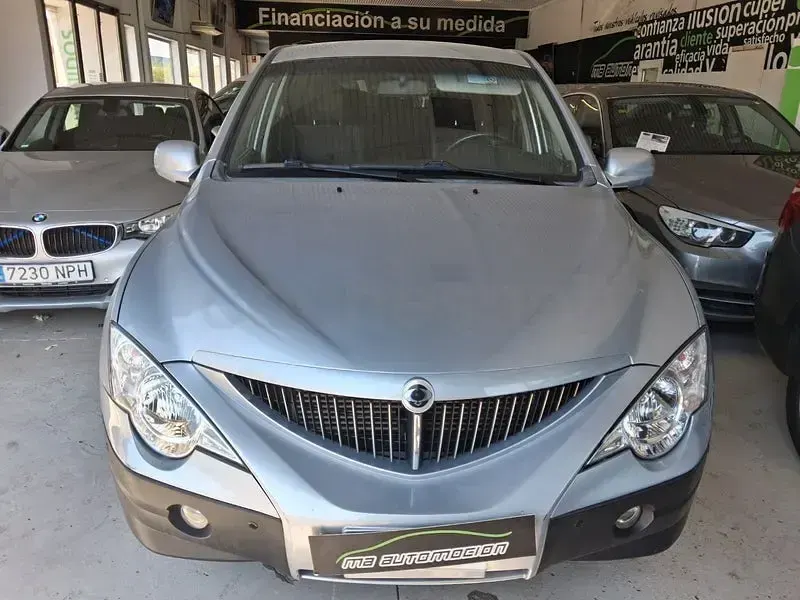 Usado SsangYong Actyon 138 CV (101 kW) 2010 Gris / plata SUV
